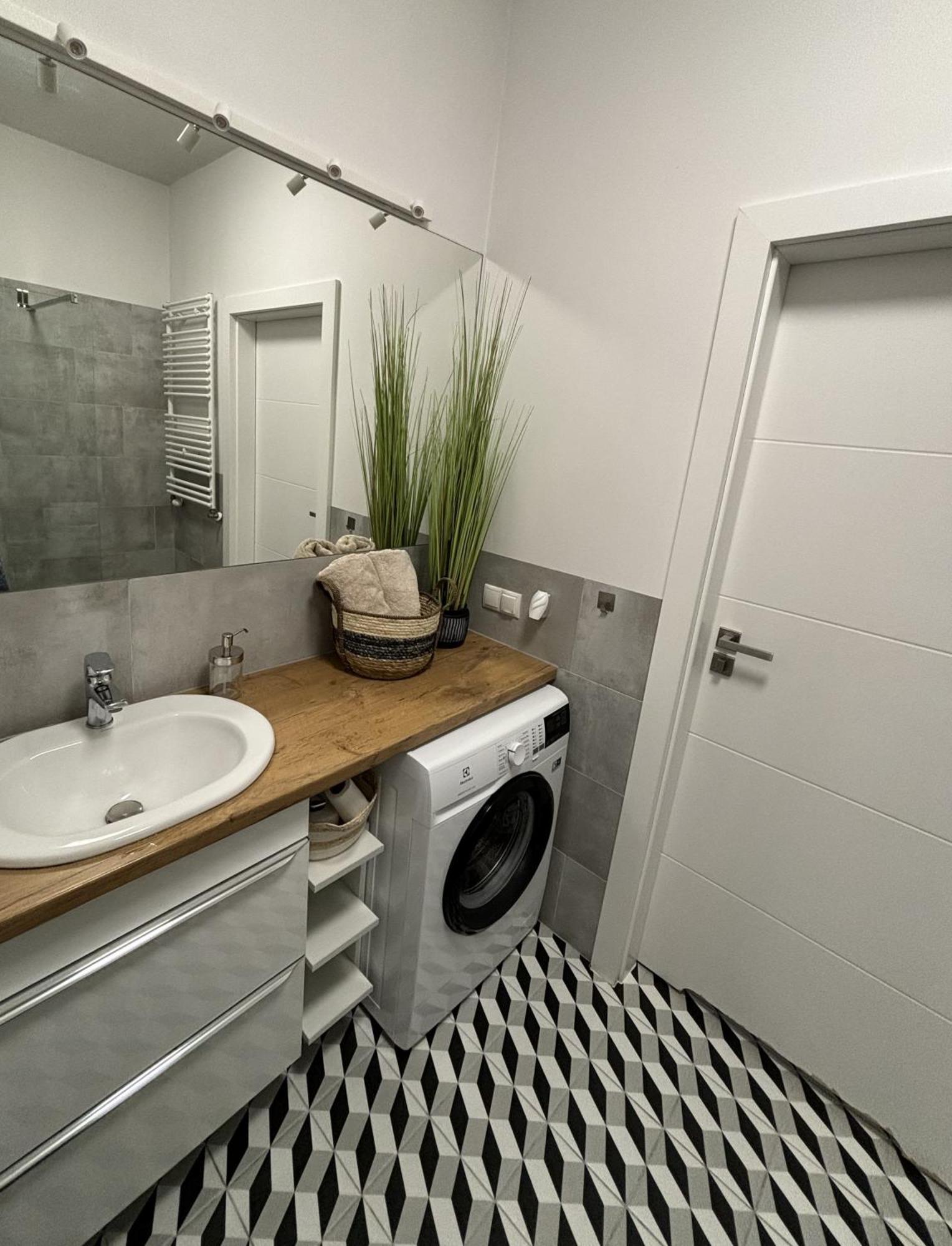 Garbary Old Town Lux Apartment 106, Self Check-In 24H, Free Parking Poznań Buitenkant foto